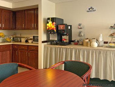 Hotel Super 8 By Wyndham Newark De Restaurant photo