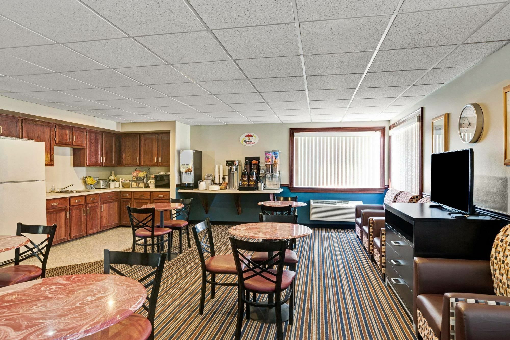 Hotel Super 8 By Wyndham Newark De Extérieur photo
